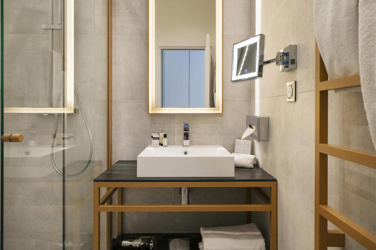 Vestay Montaigne Paris Exterior foto