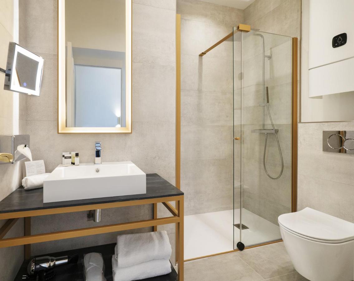 Vestay Montaigne Paris Exterior foto